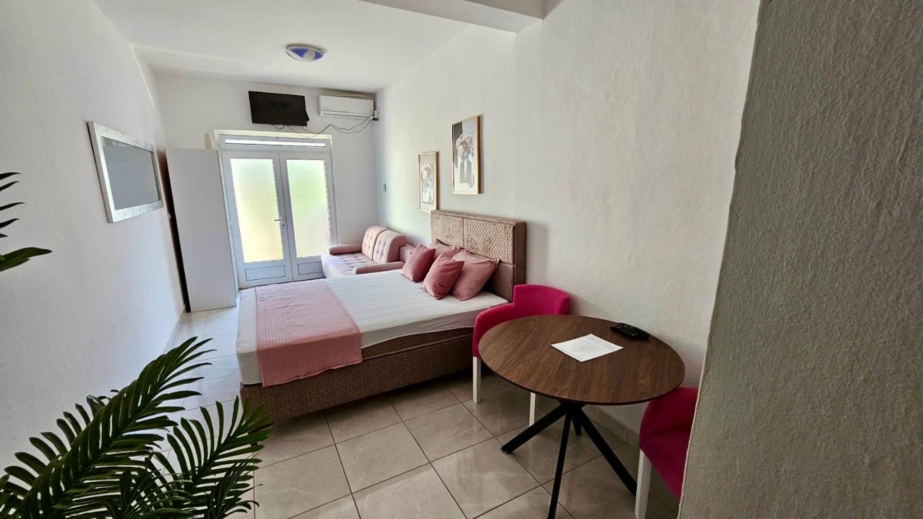 Banicevic Apartmani Ðenovići Dış mekan fotoğraf